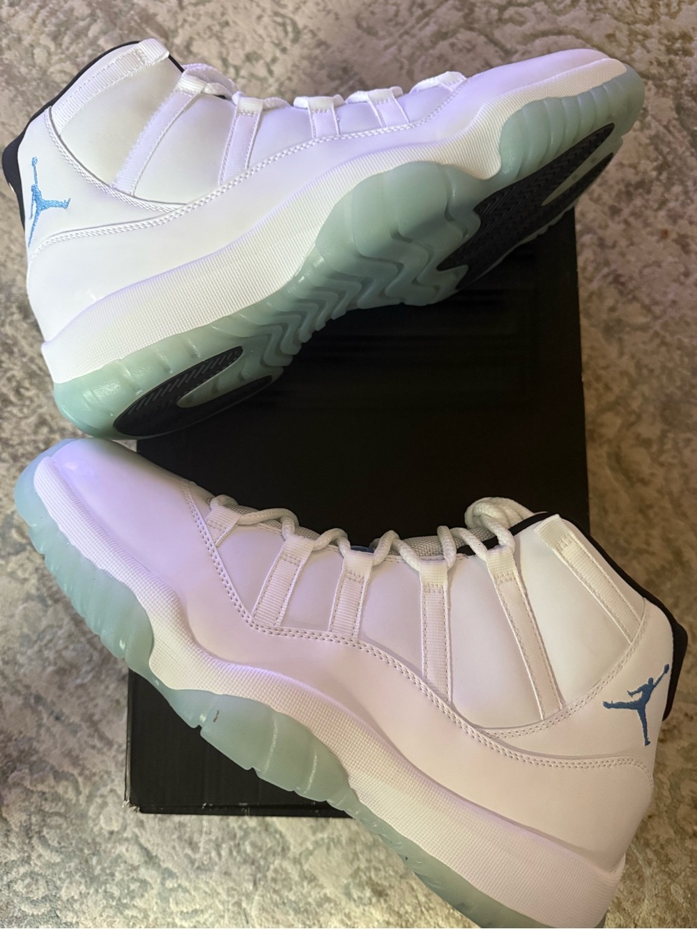 Jordan 11 Retro Legend Blue High-Top Sneakers